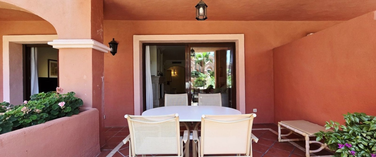 Resale - apartment - Marbella - Puerto Banús