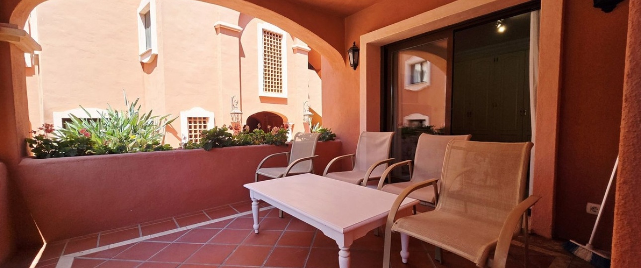 Resale - apartment - Marbella - Puerto Banús