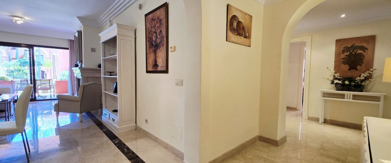 Resale - apartment - Marbella - Puerto Banús