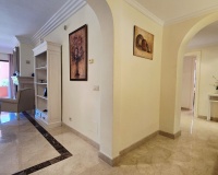 Resale - apartment - Marbella - Puerto Banús