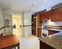 Resale - apartment - Marbella - Puerto Banús
