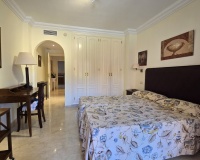 Resale - apartment - Marbella - Puerto Banús