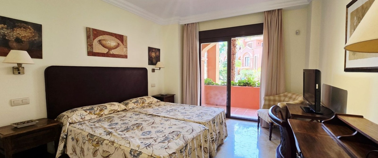 Resale - apartment - Marbella - Puerto Banús