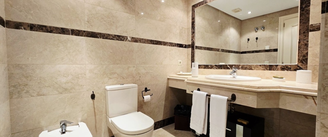 Resale - apartment - Marbella - Puerto Banús