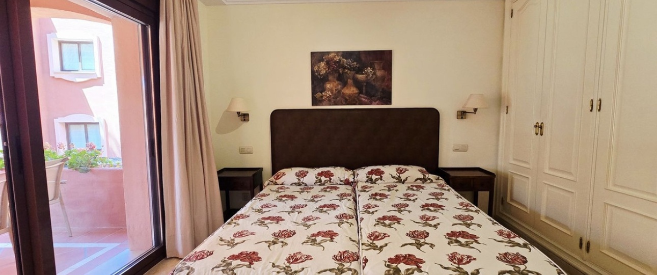Resale - apartment - Marbella - Puerto Banús