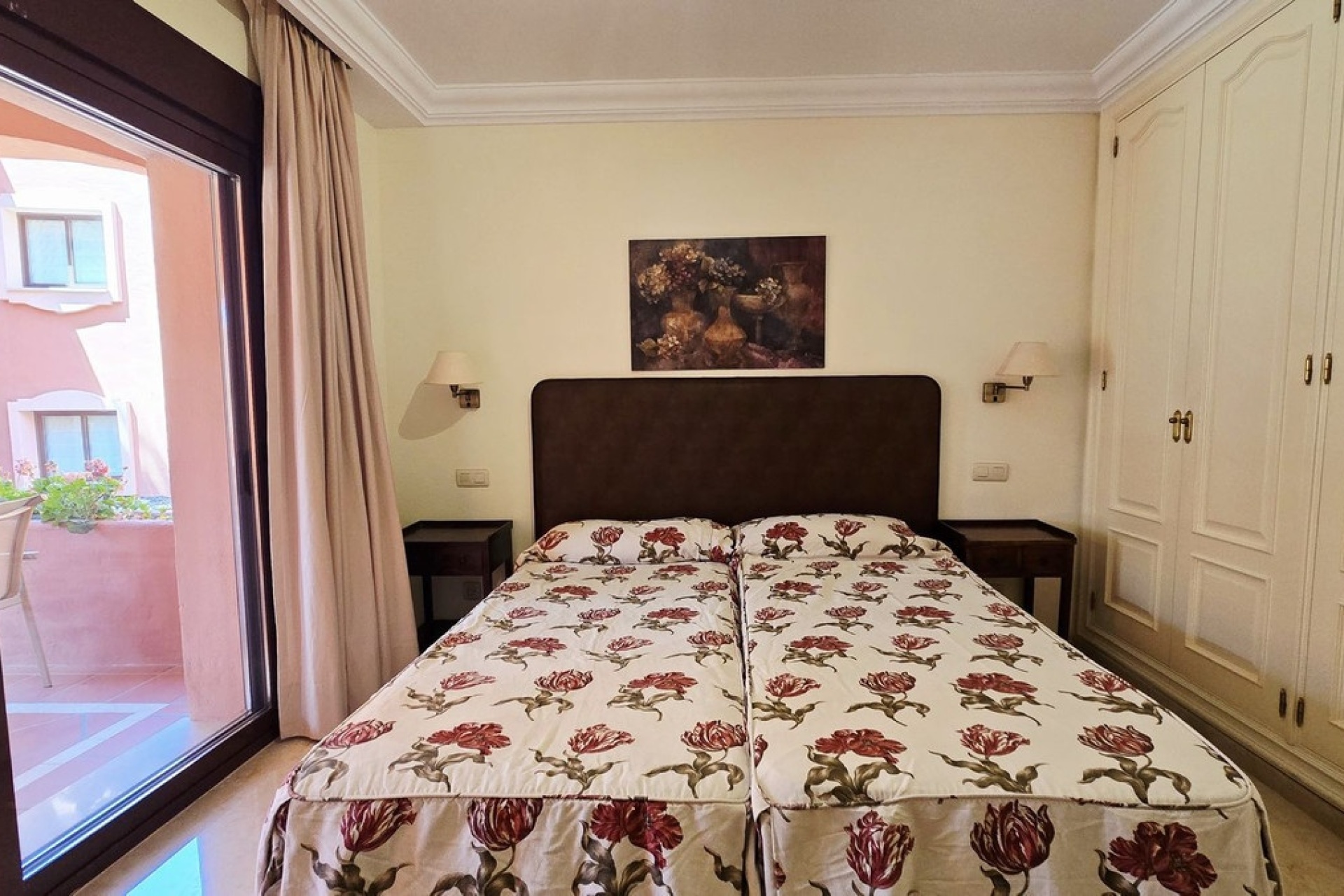 Resale - apartment - Marbella - Puerto Banús