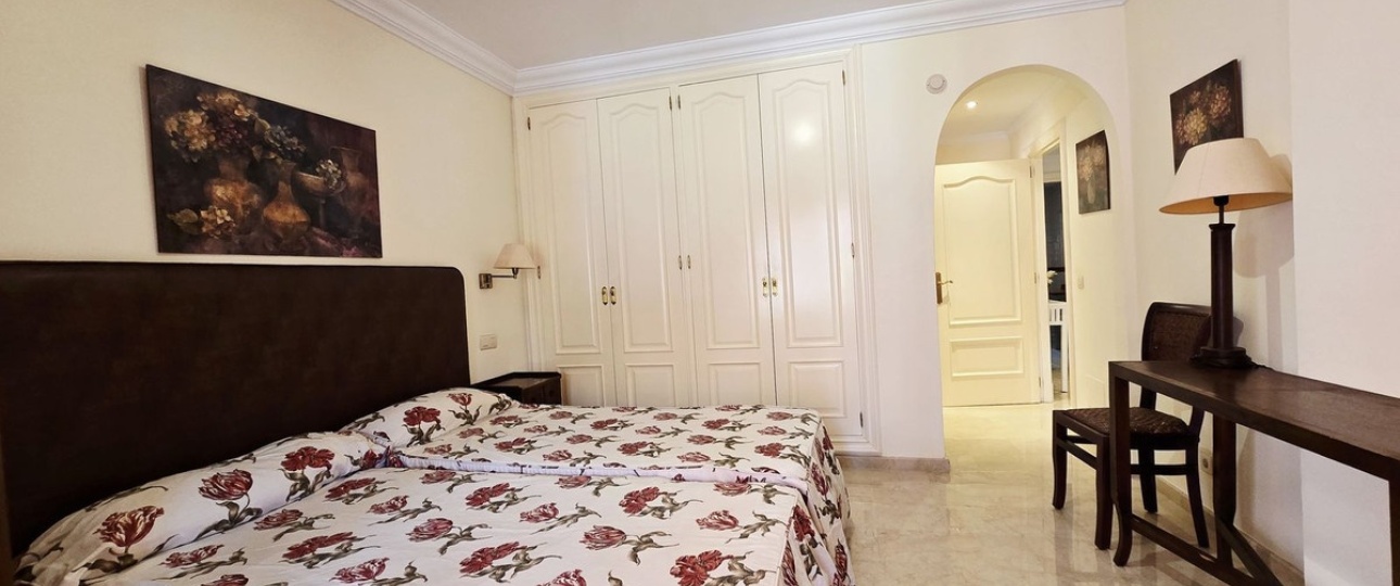 Resale - apartment - Marbella - Puerto Banús