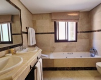 Resale - apartment - Marbella - Puerto Banús