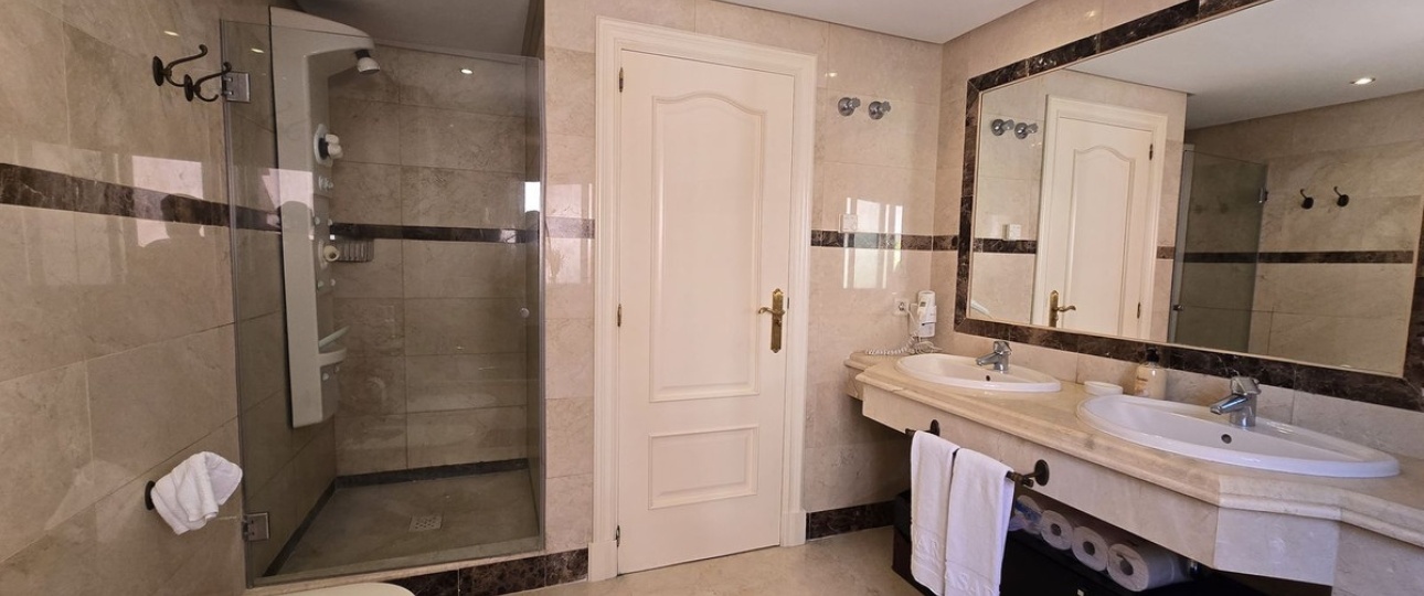 Resale - apartment - Marbella - Puerto Banús