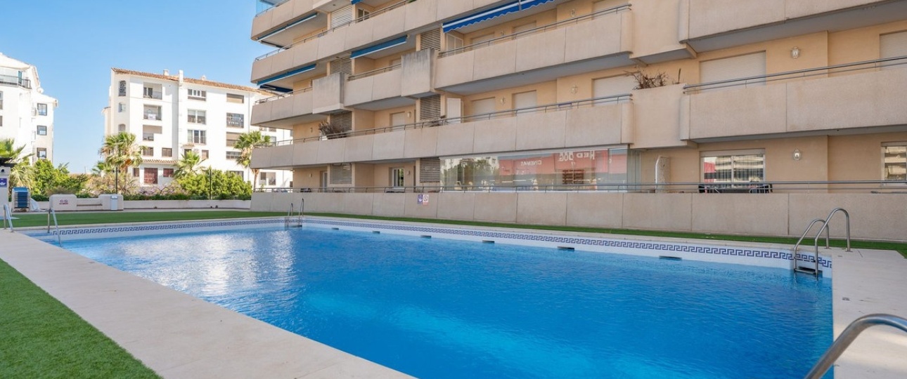 Resale - apartment - Marbella - Puerto Banús