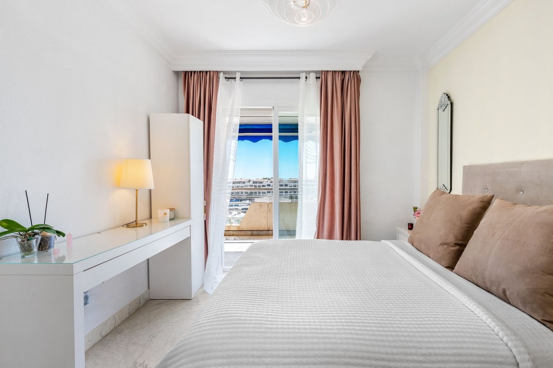 Resale - apartment - Marbella - Puerto Banús
