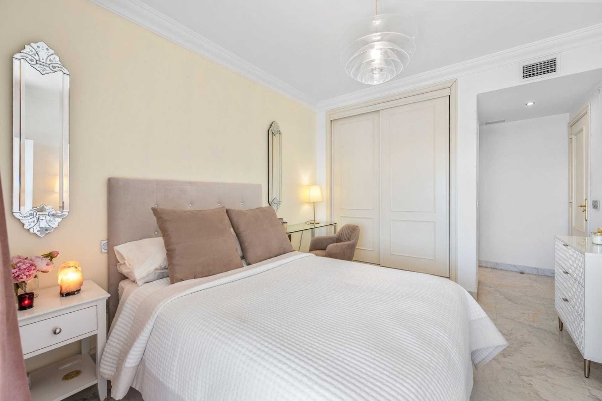 Resale - apartment - Marbella - Puerto Banús