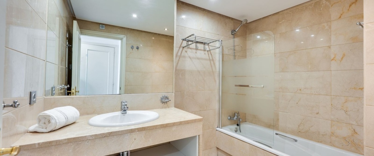 Resale - apartment - Marbella - Puerto Banús