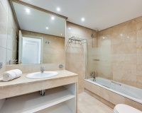 Resale - apartment - Marbella - Puerto Banús