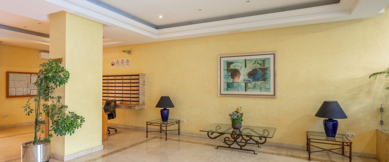 Resale - apartment - Marbella - Puerto Banús