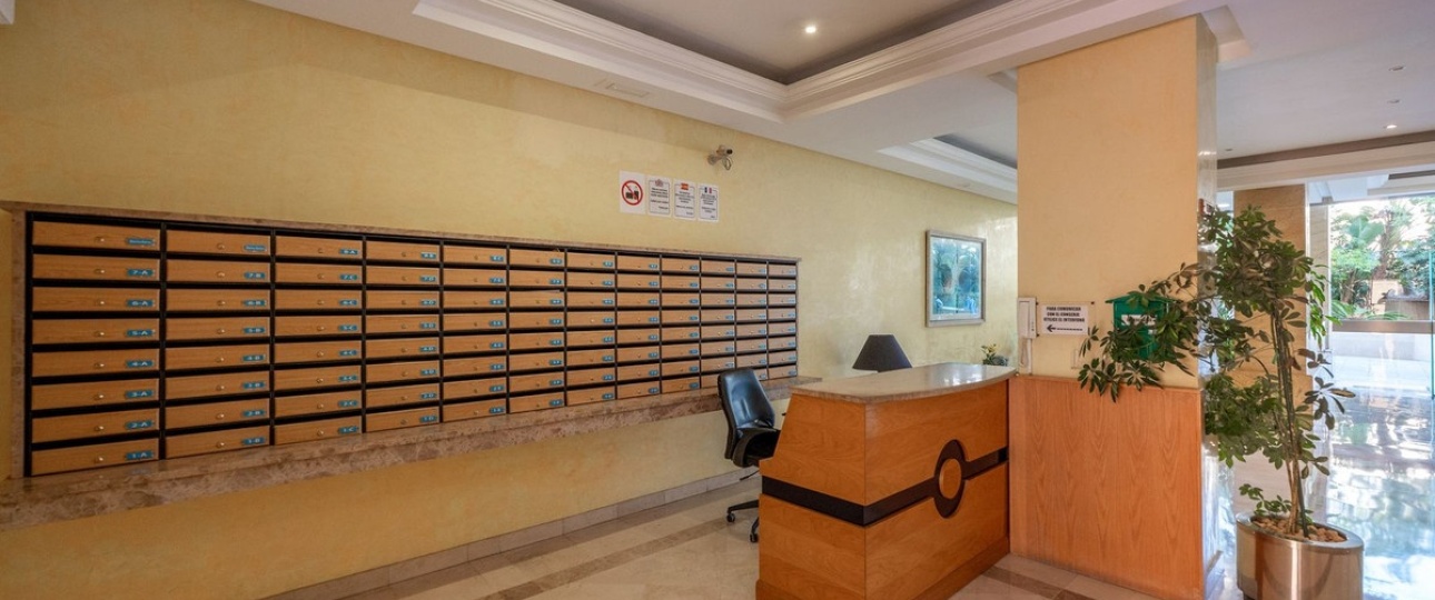 Resale - apartment - Marbella - Puerto Banús