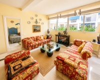 Resale - apartment - Marbella - Puerto Banús