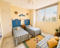 Resale - apartment - Marbella - Puerto Banús