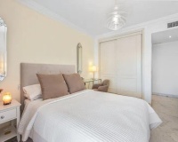 Resale - apartment - Marbella - Puerto Banús
