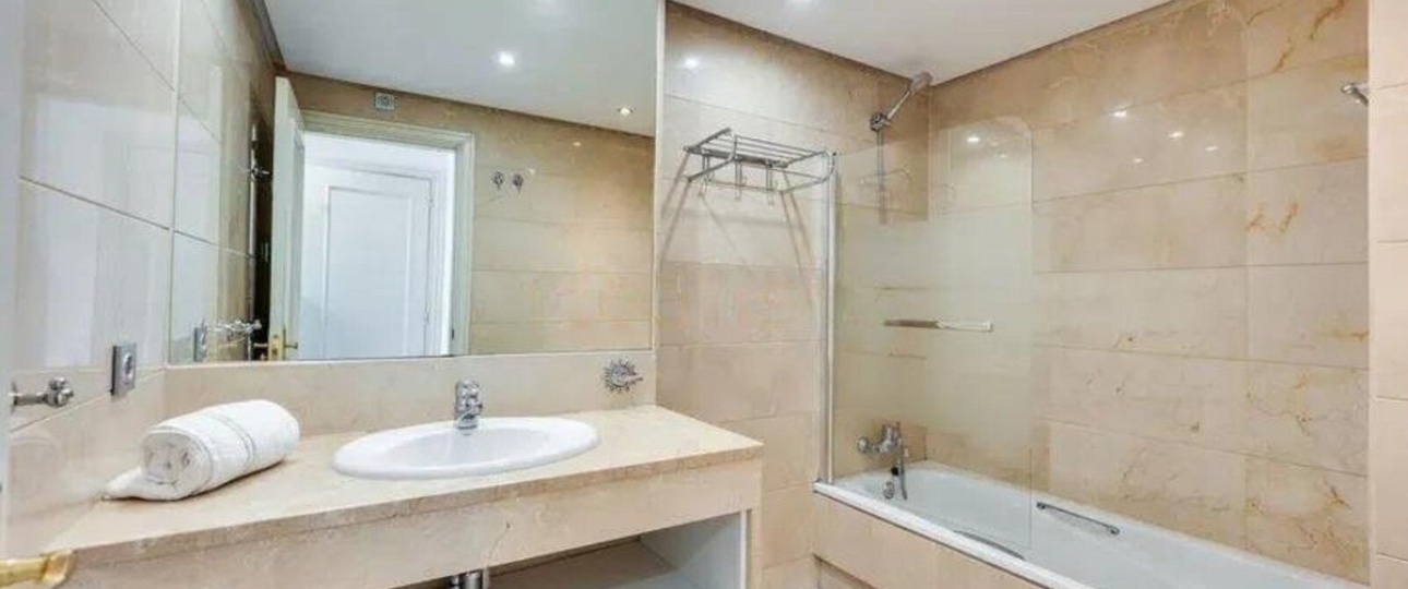 Resale - apartment - Marbella - Puerto Banús