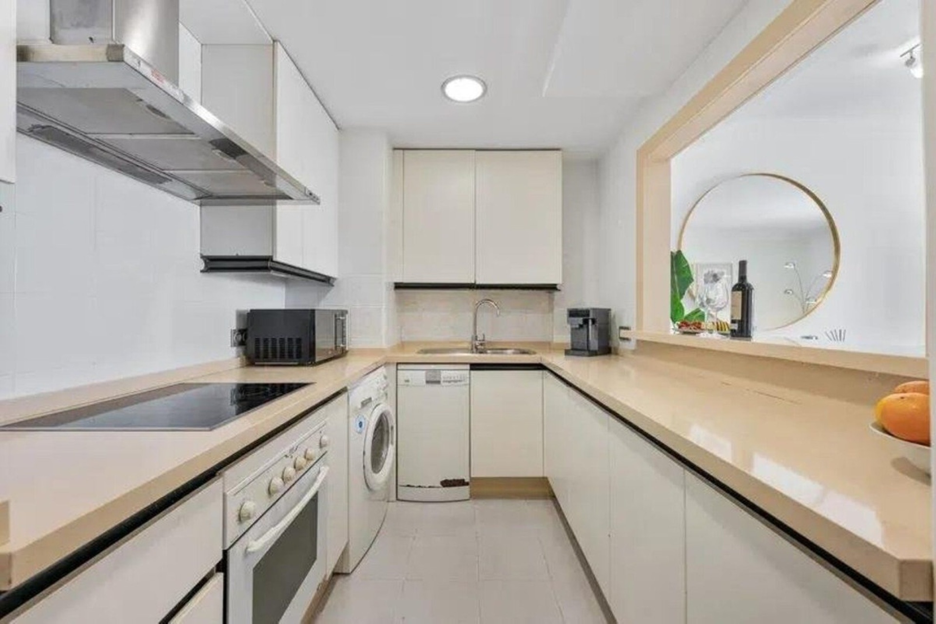 Resale - apartment - Marbella - Puerto Banús