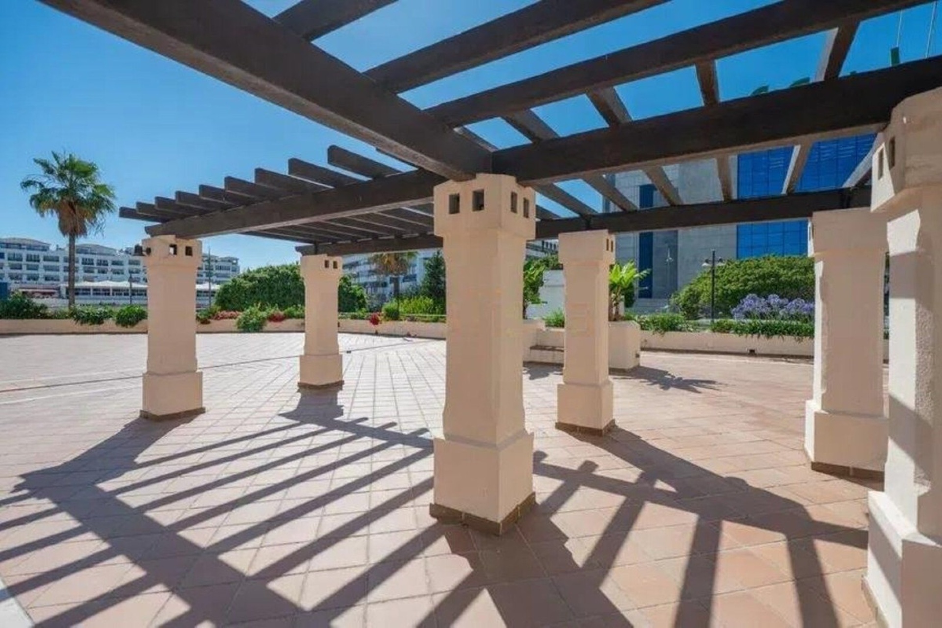 Resale - apartment - Marbella - Puerto Banús