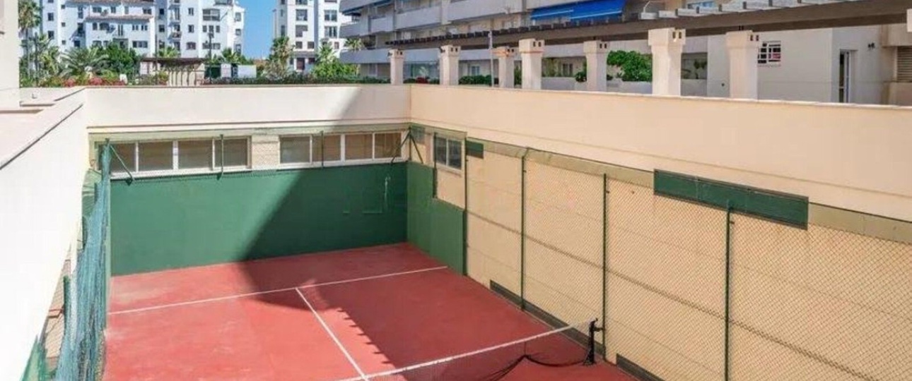 Resale - apartment - Marbella - Puerto Banús