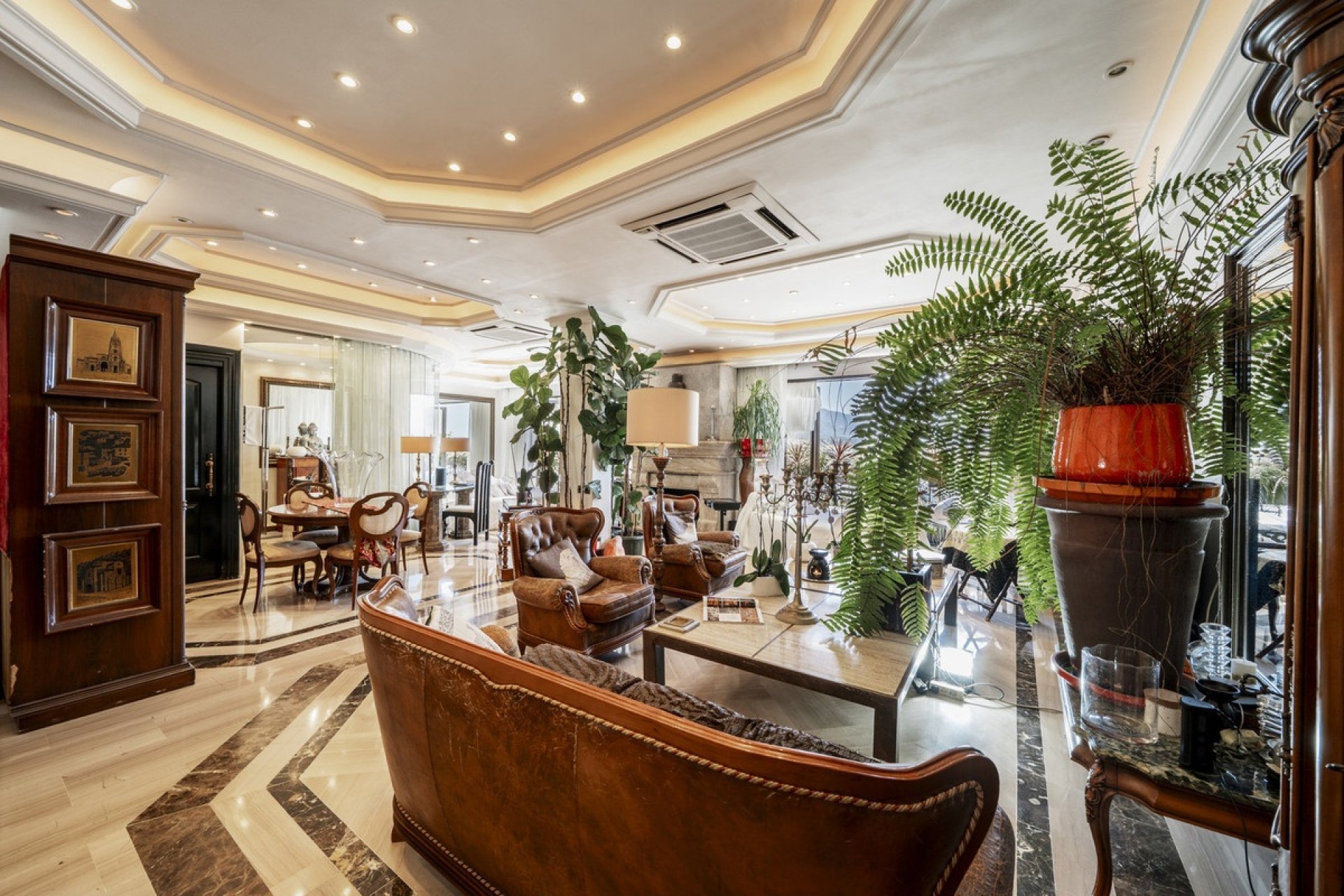 Resale - apartment - Marbella - Puerto Banús