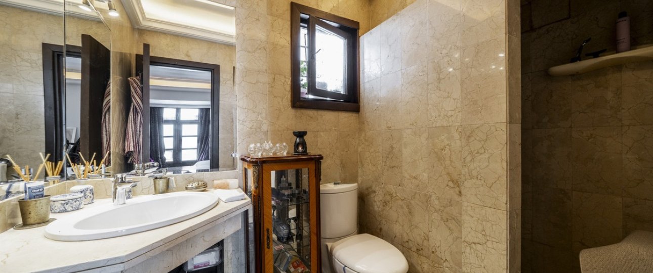 Resale - apartment - Marbella - Puerto Banús