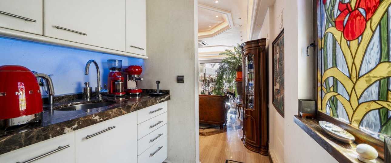 Resale - apartment - Marbella - Puerto Banús