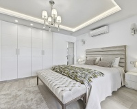 Resale - apartment - Marbella - Puerto Banús
