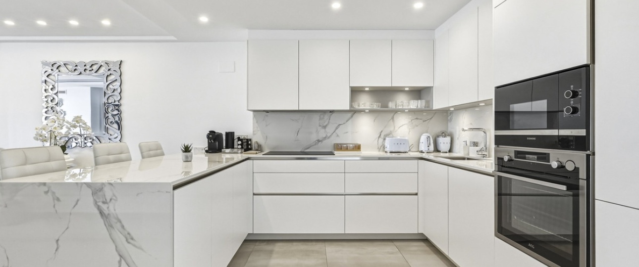 Resale - apartment - Marbella - Puerto Banús