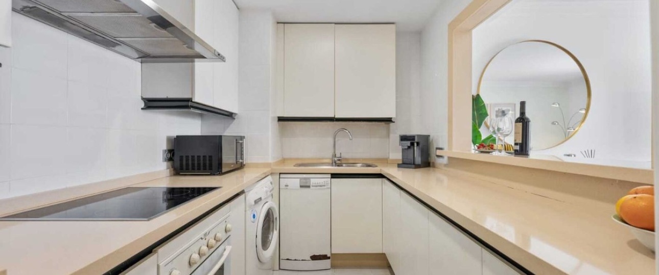 Resale - apartment - Marbella - Puerto Banús