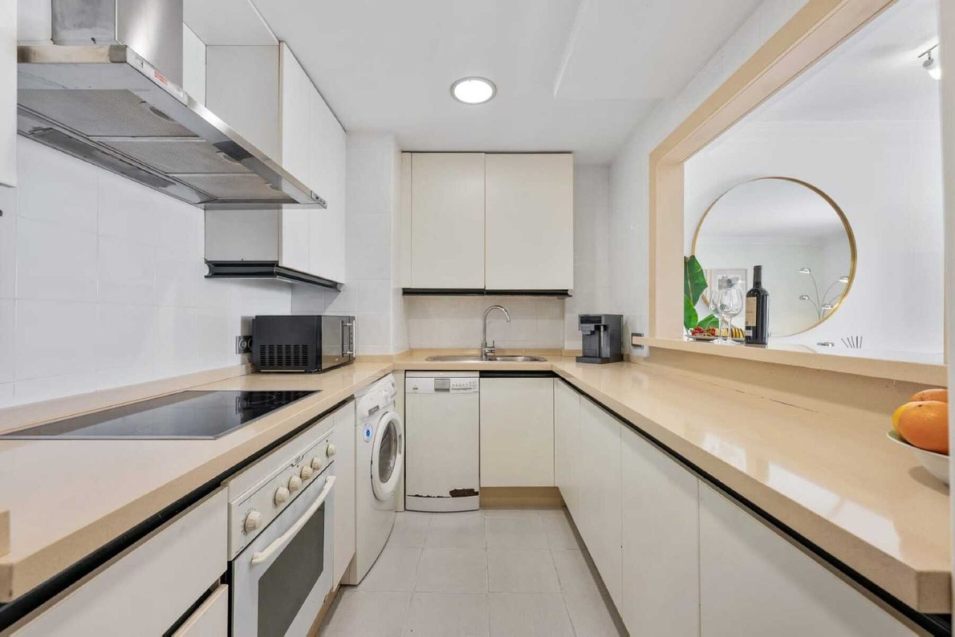Resale - apartment - Marbella - Puerto Banús