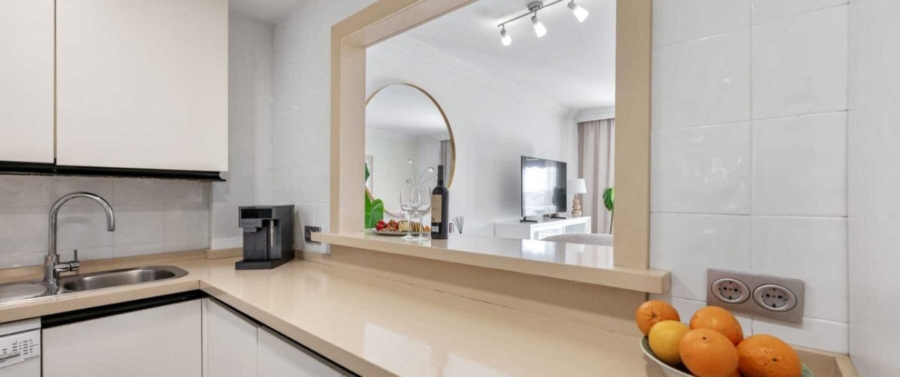 Resale - apartment - Marbella - Puerto Banús