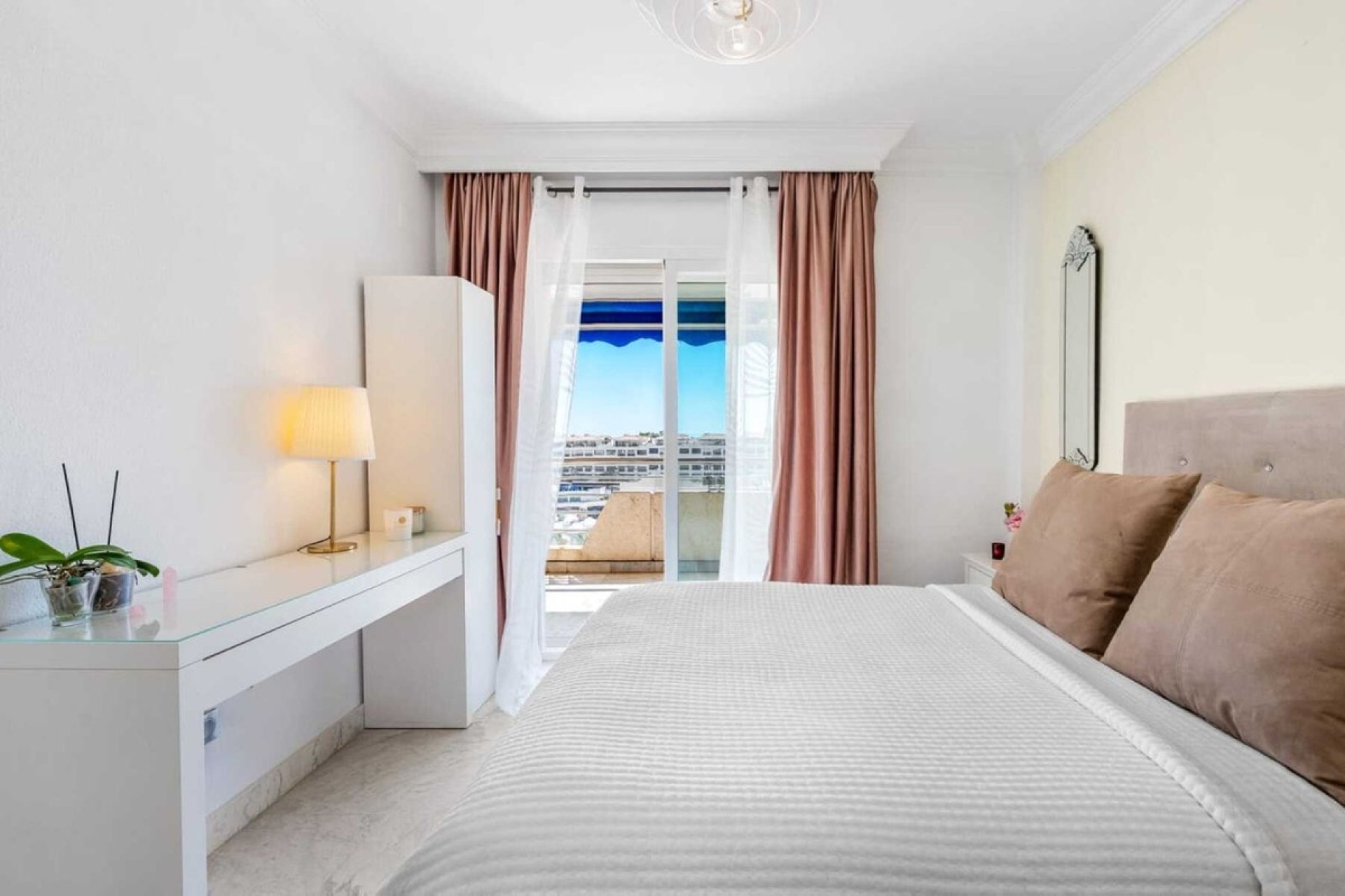 Resale - apartment - Marbella - Puerto Banús