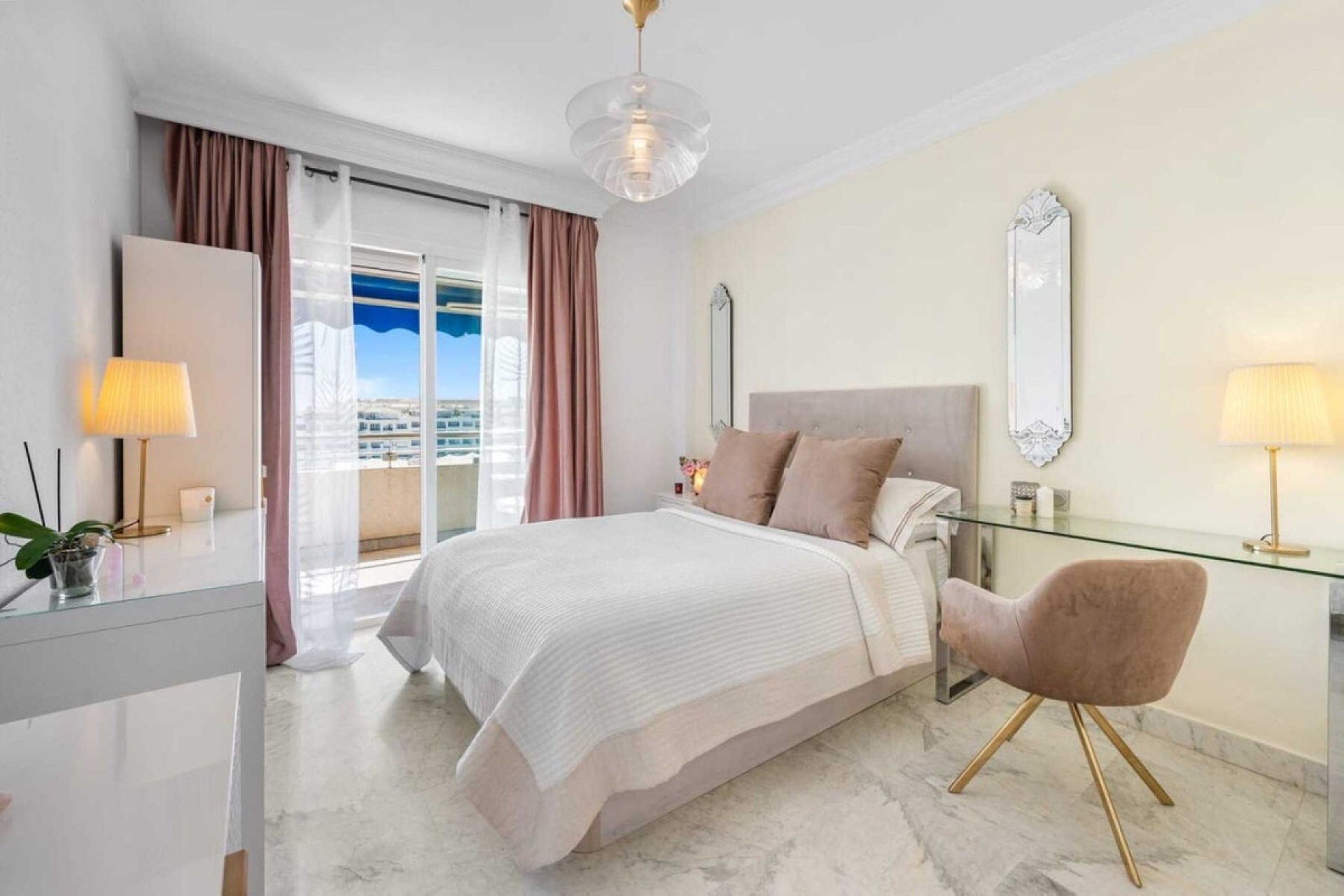 Resale - apartment - Marbella - Puerto Banús