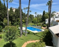 Resale - apartment - Marbella - Puerto Banús