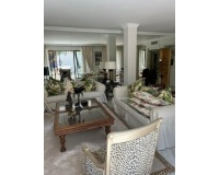 Resale - apartment - Marbella - Puerto Banús