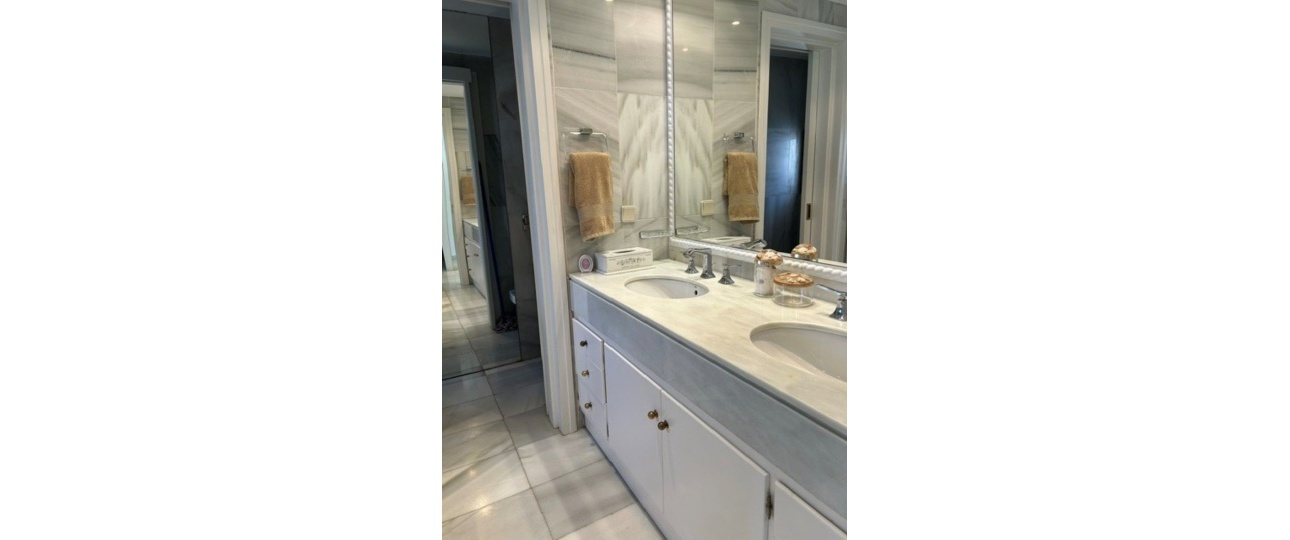 Resale - apartment - Marbella - Puerto Banús