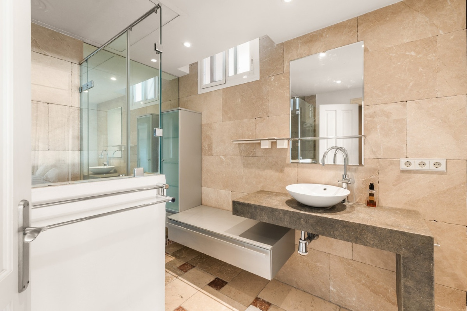 Resale - apartment - Marbella - Puerto Banús