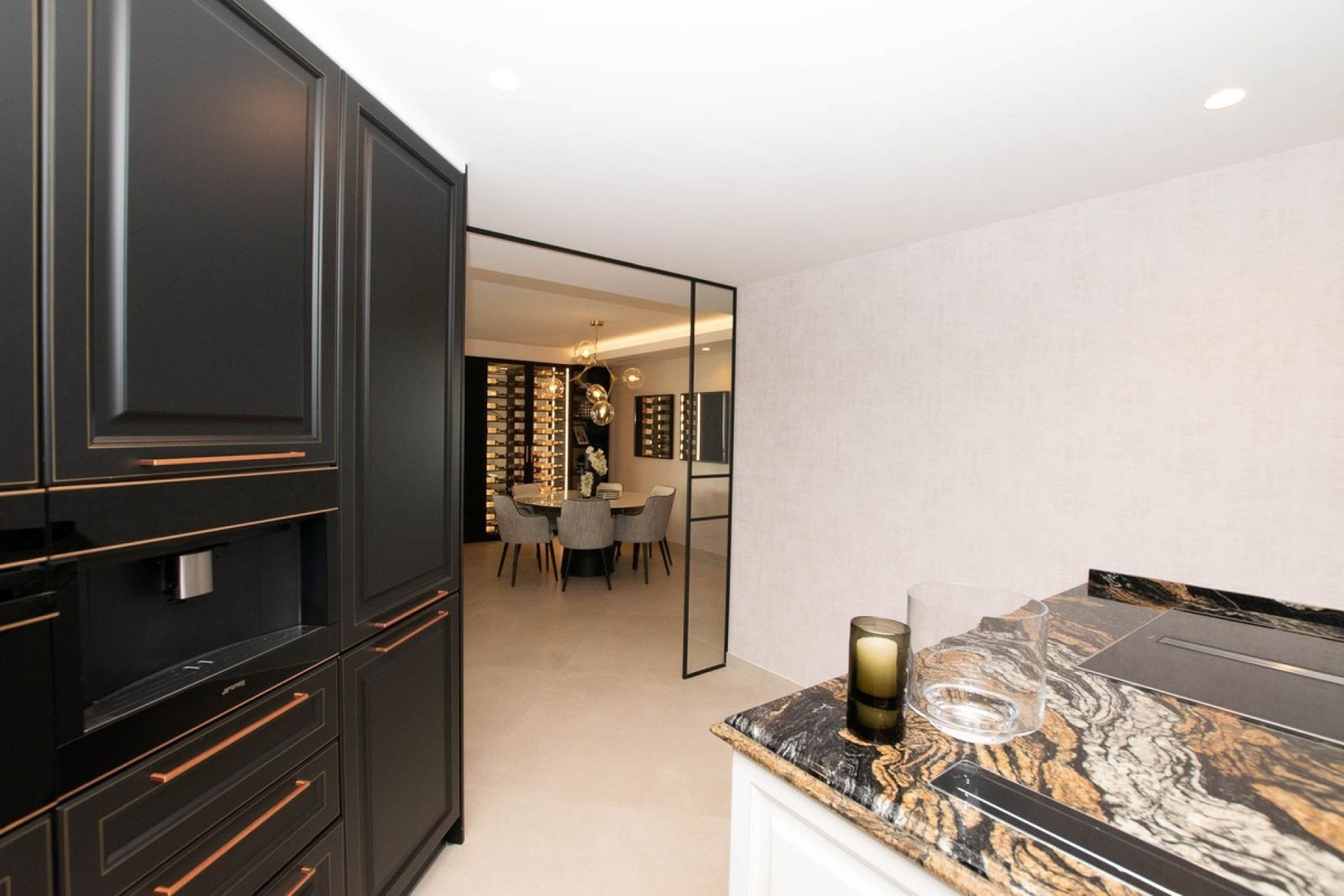 Resale - apartment - Marbella - Puerto Banús