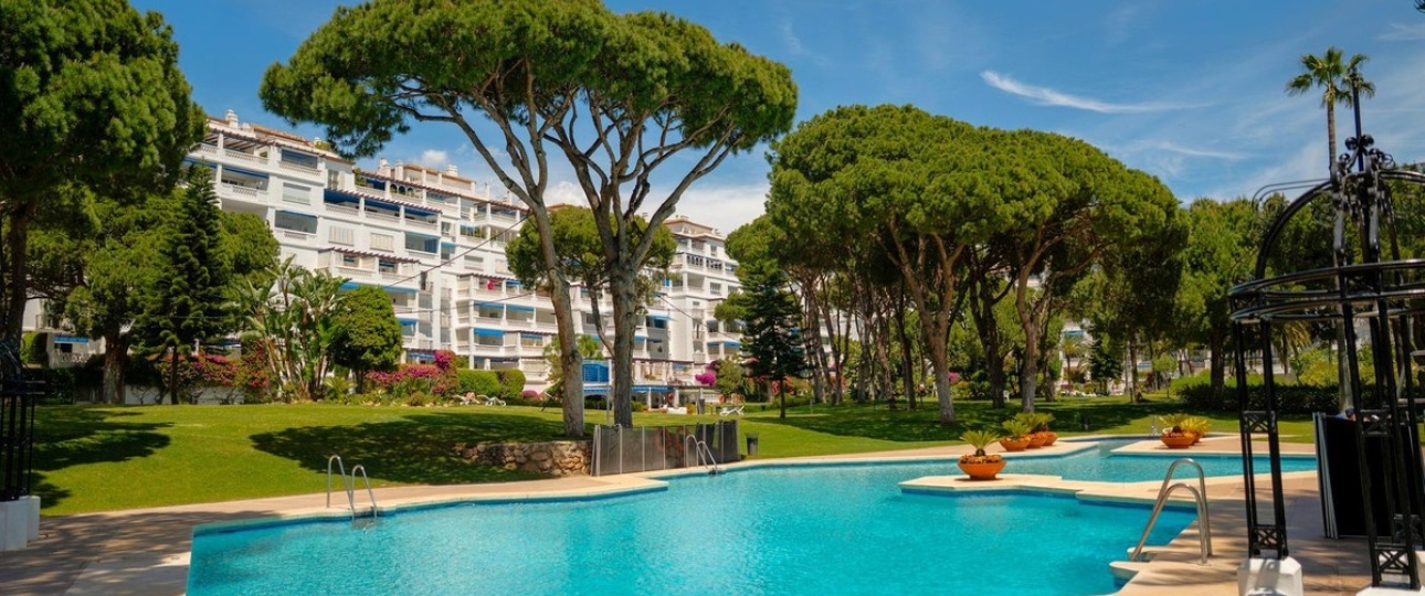 Resale - apartment - Marbella - Puerto Banús