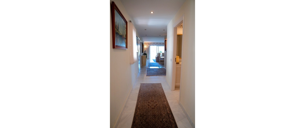 Resale - apartment - Marbella - Puerto Banús