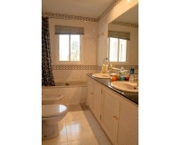 Resale - apartment - Marbella - Puerto Banús