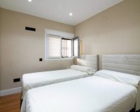 Resale - apartment - Marbella - Puerto Banús