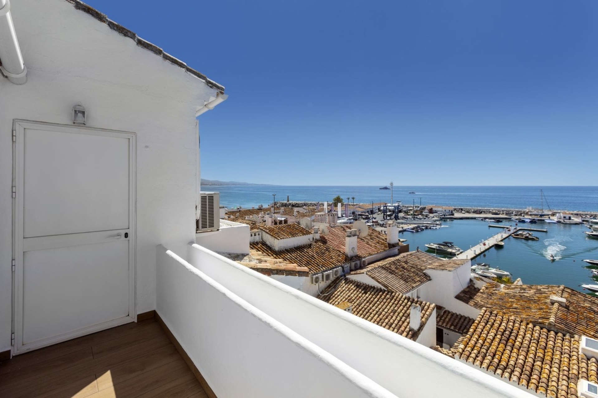 Resale - apartment - Marbella - Puerto Banús