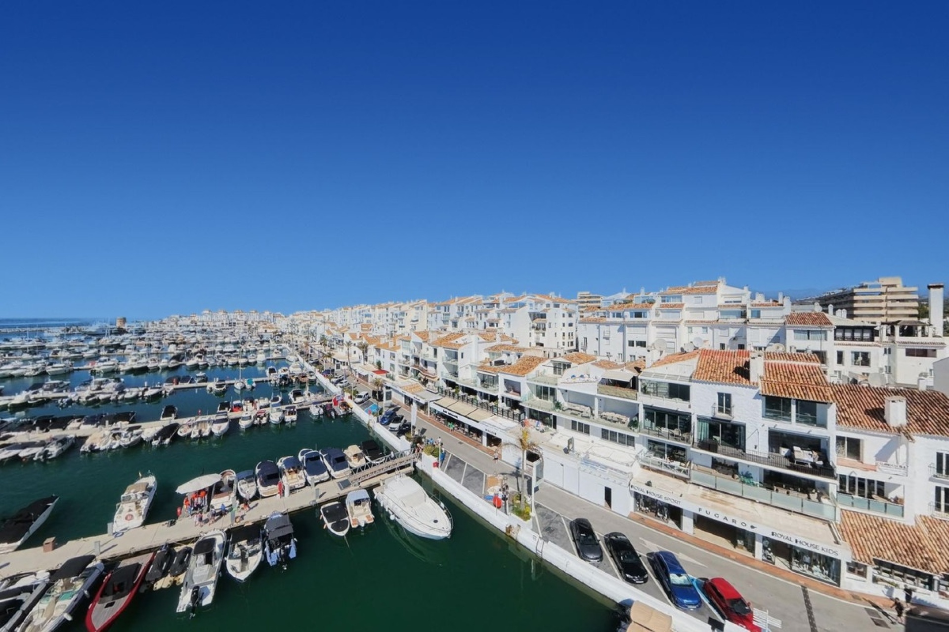 Resale - apartment - Marbella - Puerto Banús