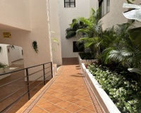 Resale - apartment - Marbella - Puerto Banús