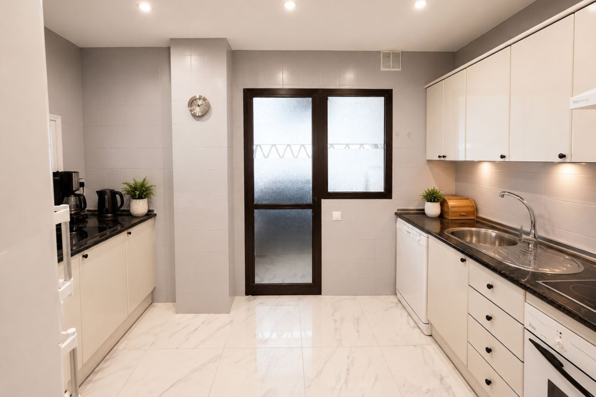 Resale - apartment - Marbella - Puerto Banús